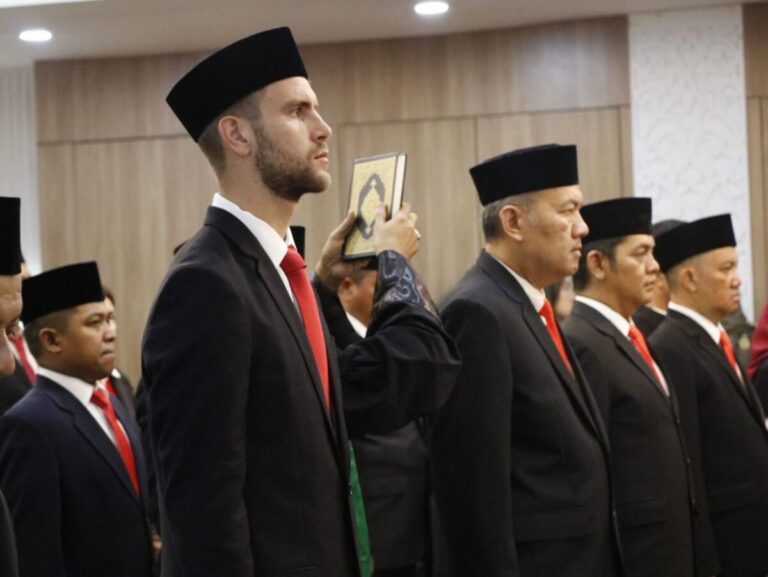 Ambil Sumpah Kewarganegaraan, Maarten Paes Resmi Jadi WNI