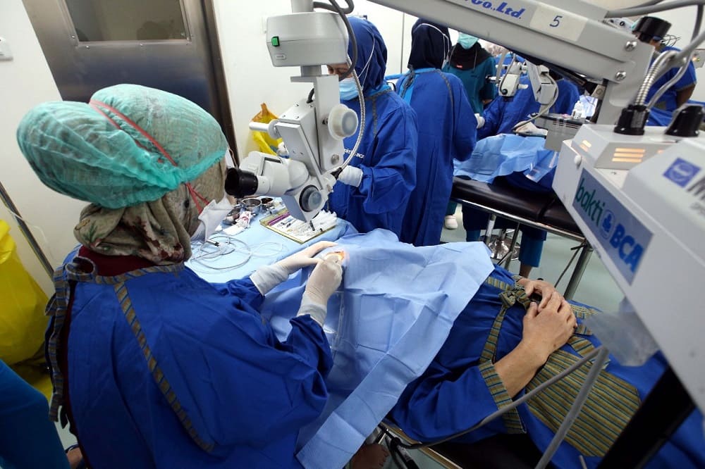 BCA dan Perdami gelar operasi katarak untuk 198 pasien
