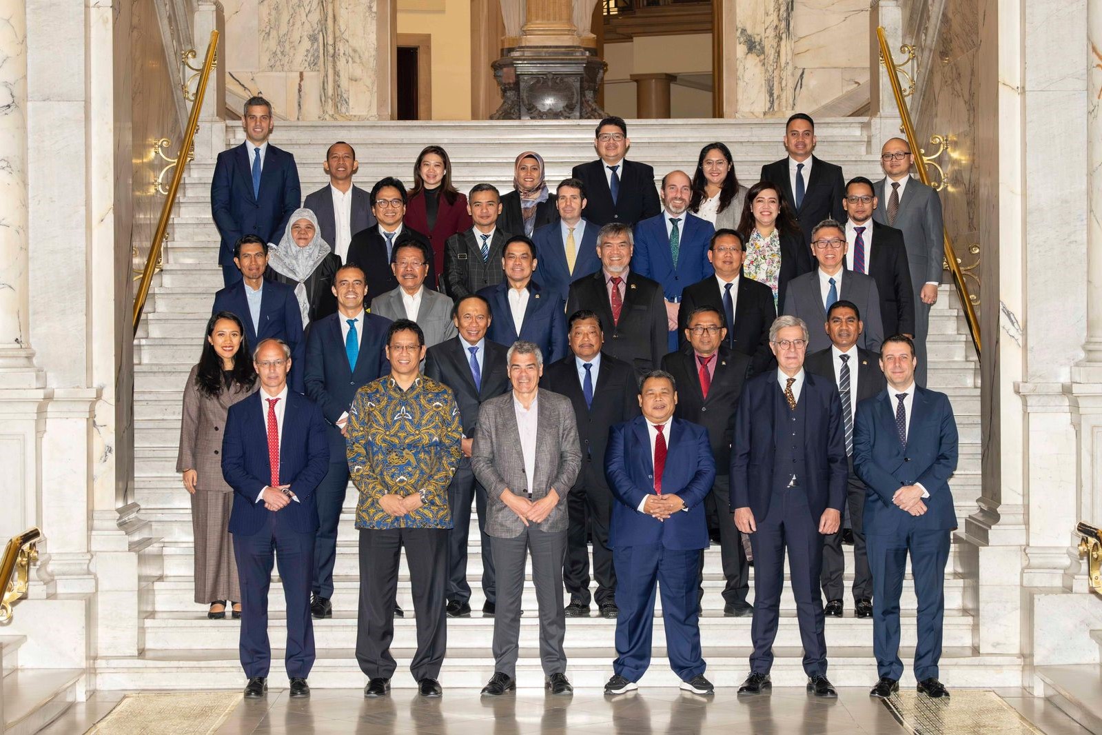 Puteri Komarudin Dorong Kerja Sama Pengembangan Mata Uang Digital dengan Bank Sentral Spanyol