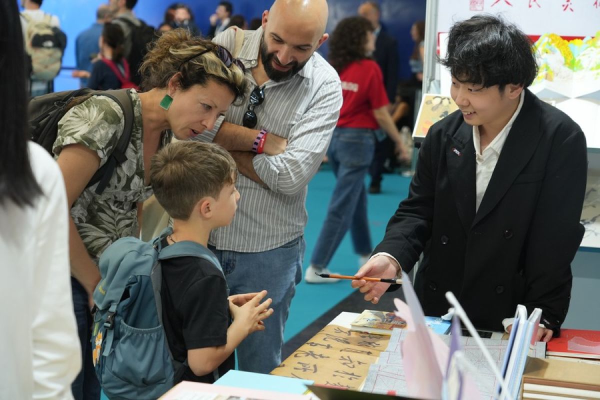 Buku-buku China curi perhatian dunia dalam pameran buku di Italia
