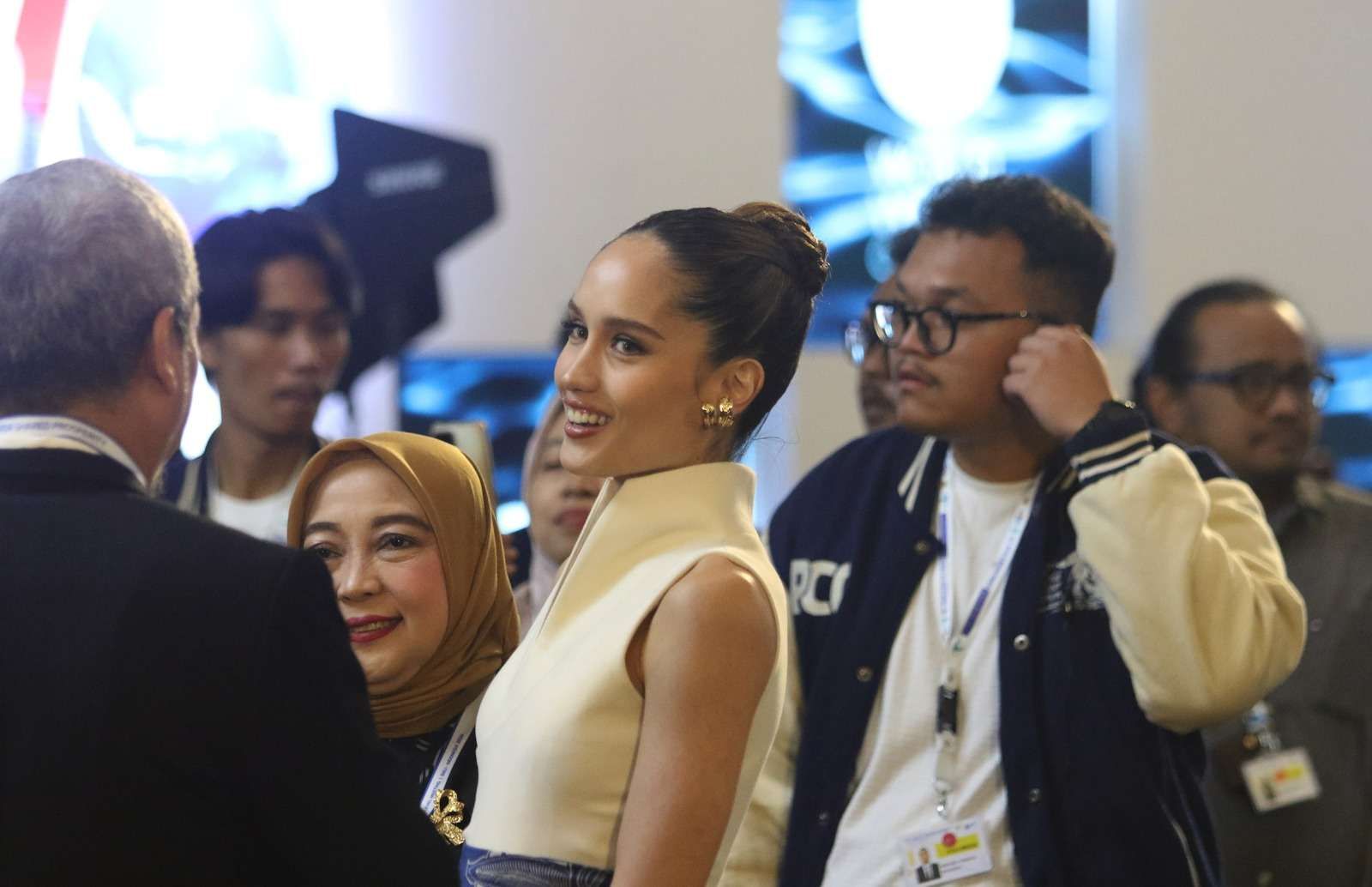 Cinta Laura Ajak Masyarakat Dunia Peduli Air