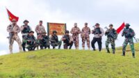 TNI dan tentara Timor Leste patroli bersama cek patok perbatasan NTT