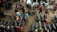 Jalan di Bekasi Jadi Lahan Parkir Berujung Cekcok Warga Vs Jukir