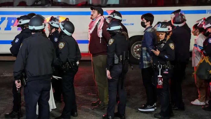 Polisi Tangkap 25 Orang Pro-Palestina Demo di Kampus AS