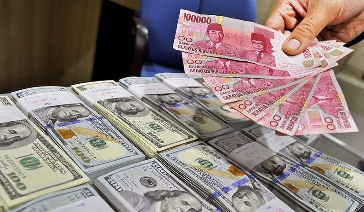 Dolar Masih Tertekan, Rupiah Ditutup Naik 10 Poin