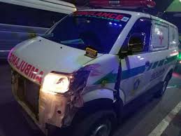 Ambulans Bawa Pasien Bayi Kecelakaan Vs Truk Tronton di Cileungsi