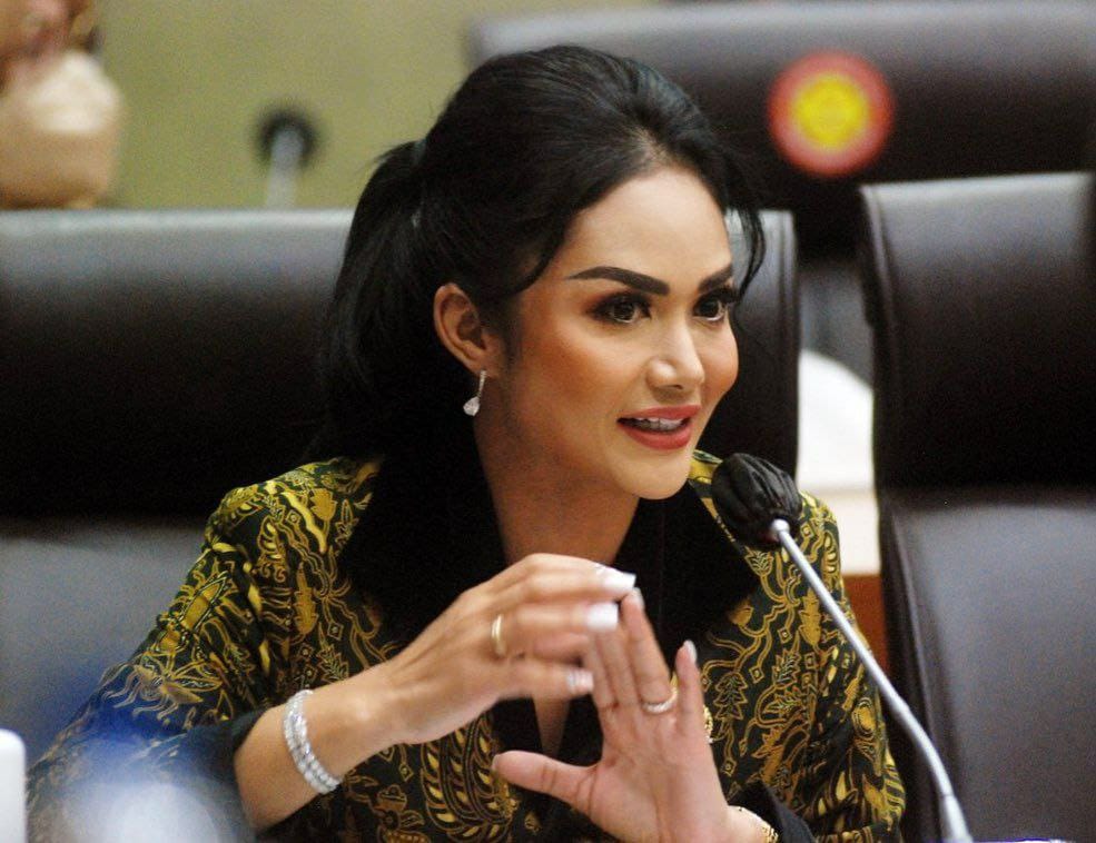 Perketat Regulasi Klinik Kecantikan, Kemenkes Perlu Berikan Pendampingan Kasus Sedot Lemak Selebgram