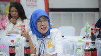 Anggota_Komisi_VII_DPR_RI_Andi_Yuliana_Paris_saat_Kunjungan_Kerja_Komisi_VII_DPR_RI_ke_Coca-Cola_Eur20240708154857 Pemerintah Perlu Siapkan Peta Jalan Industri Minuman Gunakan Gula Rafinasi Dalam Negeri