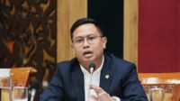 Anggota_Komisi_X_DPR_RI_Bramantyo_Suwondo_dalam_Rapat_Dengar_Pendapat_Umum_Panja_Komisi_X_dengan_Rek20240701142942 Bramantyo Suwondo Nilai 'Student Loan' Miliki Risiko Tinggi Jika Lulusan Tak Segera Dapat Pekerjaan