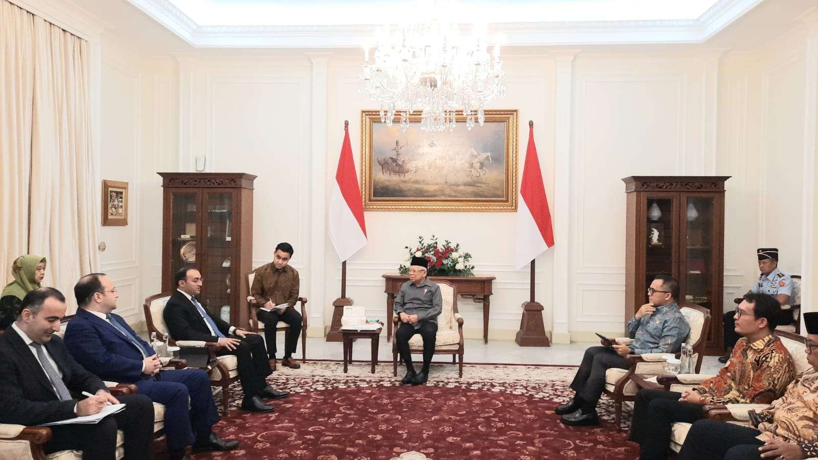 Wakil Presiden Ma’ruf Amin usai menerima Kunjungan Kehormatan dari Kepala Badan Pelayanan Publik dan Inovasi Sosial Republik Azerbaijan, Ulvi Mehdiyev, di Istana Wakil Presiden