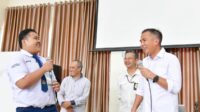 Bey Machmudin Tinjau Hari Ketiga MPLS di SMKN 1 Kota Bandung