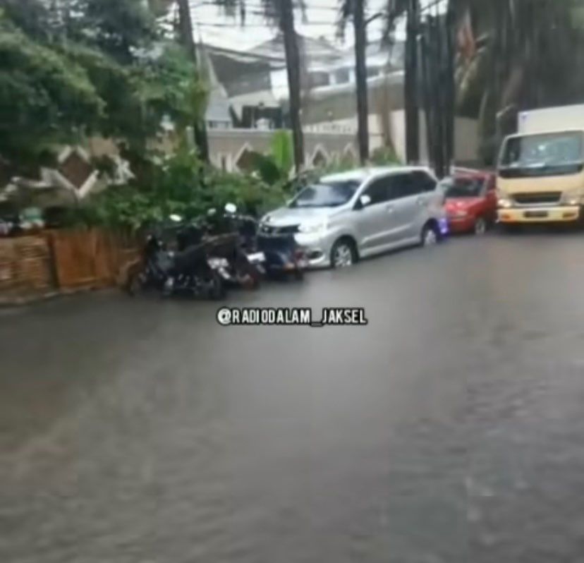 Hujan Deras, Pelabuhan Muara Baru Terendam Banjir