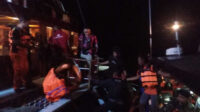Basarnas evakuasi empat orang kecelakaan kapal di Perairan Wakatobi