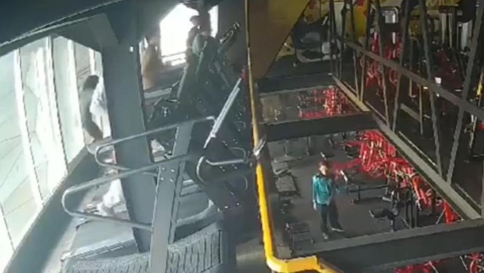 Wanita di Pontianak Tewas Terpental Dari Lantai 3 Akibat Treadmill, Pemilik Gym Jadi Tersangka