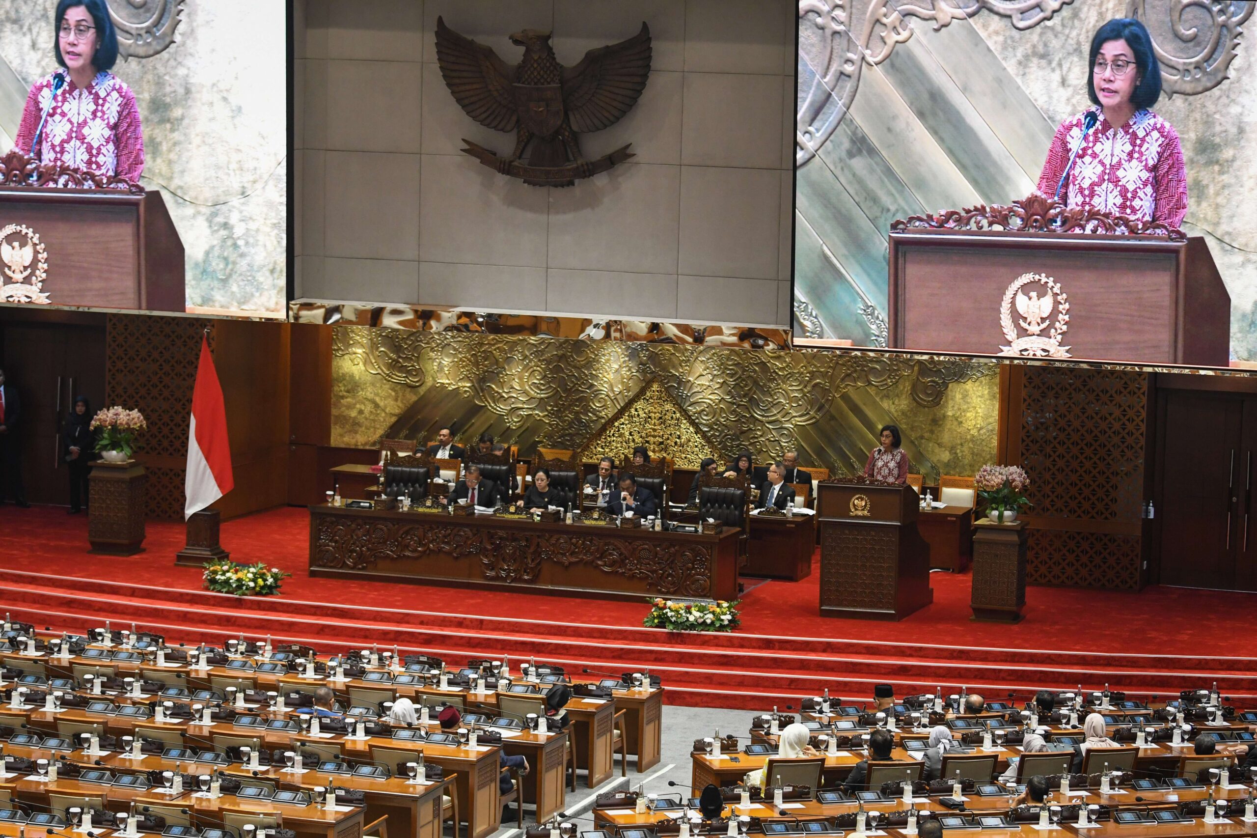 Di Paripurna DPR RI , Menkeu Sampaikan Capaian Pembangunan 10 Tahun Terakhir