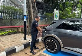 Jumlah EV menentukan daerah prioritas pembangunan SPKLU tiang listrik