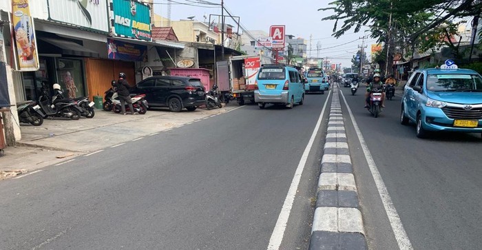 Duel Maut Tangan Kosong Tukang Galon vs Tukang Parkir Bikin Geger di Jaksel