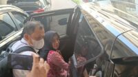 Plt Kadis Dibawa ke Mobil KPK Usai Penggeledahan di Balkot Semarang
