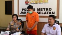 polisi-menangkap-pelaku-penusukan-wanita-di-jalan-barito-jakarta-selatan-3_169 Pria di Jaksel yang Tusuk Mahasiswi di Dalam Mobil Jadi Tersangka