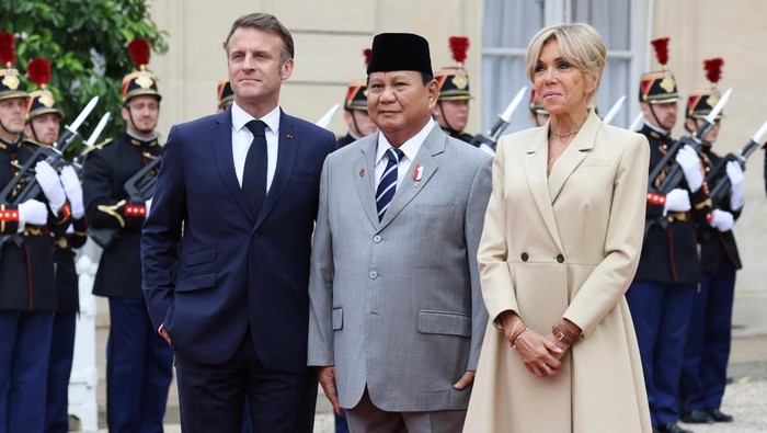 Prabowo Hadiri Pembukaan Olimpiade Paris 2024, Disambut Presiden Macron