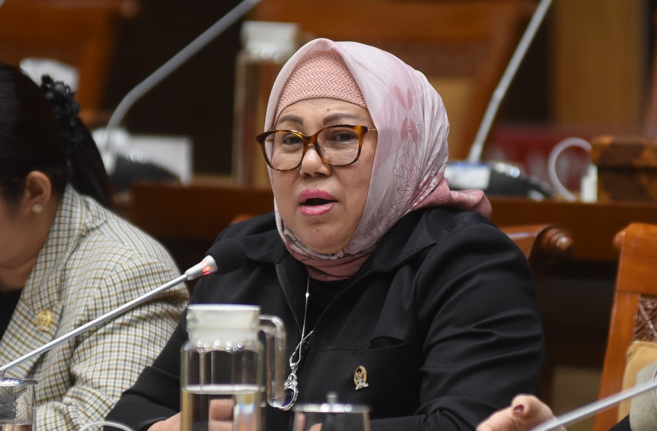 Rosiyati Thamrin Minta Program Pemberian Bantuan Dana Pendidikan Libatkan Swasta