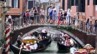 ITALY-VENICE-TOURISM Italia catat lonjakan wisatawan pada puncak liburan musim panas
