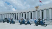 Bendera pusaka dibawa dari IKN ke Bandara SAMS melalui jalur darat