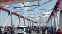 Jembatan Musi VI jadi tempat favorit warga Palembang nonton bidar