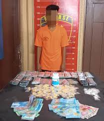Polres Serang grebeg toko kosmetik jual ribuan pil koplo