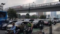 Lalin Jl MT Haryono Pancoran Macet Pagi Ini, Pengendara Adu Klakson