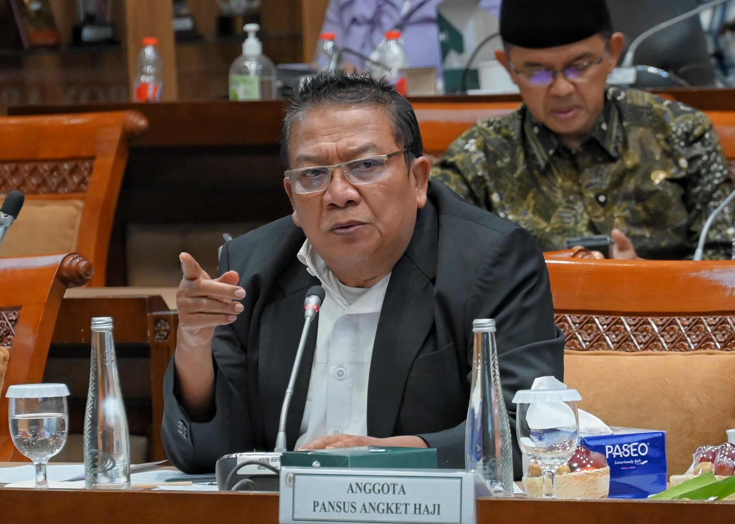 Pansus Haji Pertanyakan Jemaah Haji Khusus Nol Tahun Bisa Berangkat Haji