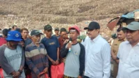 20240930_065152.jpg Mensos sambangi pemulung Bantargebang, serahkan bantuan Atensi