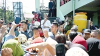 Presiden Jokowi pamit dan minta maaf ke warga saat tinjau pasar di Deli Serdang