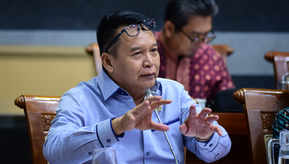 TB Hasanuddin : Serangan ke TNI Bisa Jadi Kejahatan Perang