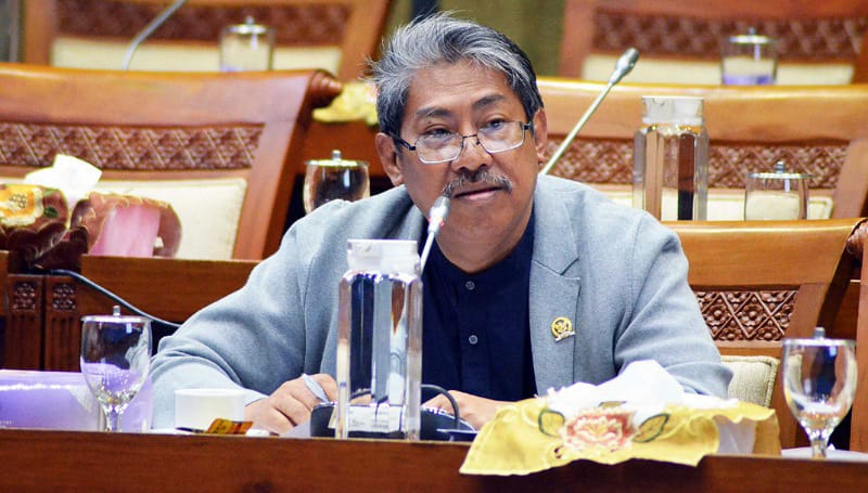 Tolak Skema ‘Power Wheeling’ Perbolehkan Pihak Swasta Jual Listrik Melalui Transmisi PLN