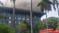 IMG_6569 Gulkarmat DKI Jakarta sisir lantai gedung Bakamla RI yang terbakar Untuk Pastikan Korban