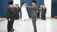 Bey Machmudin Lantik A. Koswara sebagai  Penjabat Wali Kota Bandung