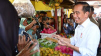 Blusukan ke Pasar Dukuh Kupang, Jokowi: Saya lihat baik semuanya
