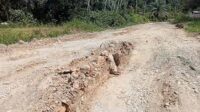 Dana Desa Masuk Milyaran, Jalan Menuju Ibu Kota Kecamatan Dolok Paluta Hingga Saat Ini Masih Rusak Parah