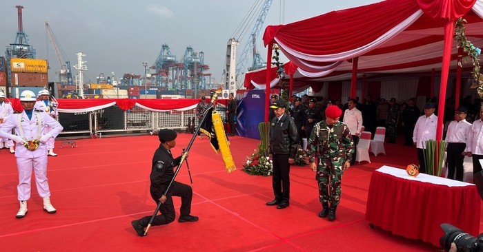 Jokowi Beri Samkaryanugraha ke KRI Nanggala yang Tenggelam Pada 2021