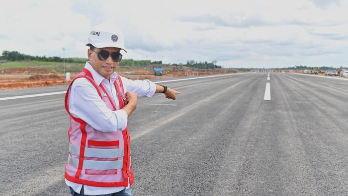 Menhub Gelar Test Landing di Bandara IKN Usai Jokowi Batal Mendarat