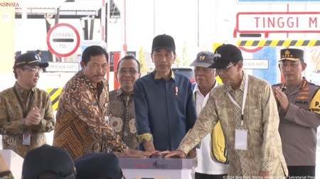 Presiden Jokowi Resmikan Tol Solo-Jogja Seksi I Ruas Kartasura-Klaten