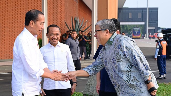 Fahri Hamzah Sambut Presiden Jokowi di NTB