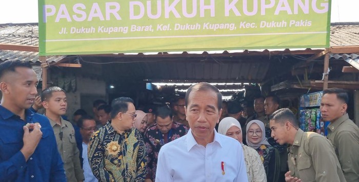 Ternyata Presiden Jokowi Tak Hadiri Penutupan PON XXI, Karena Jadi Saksi Nikah Anak Khofifah di Jatim