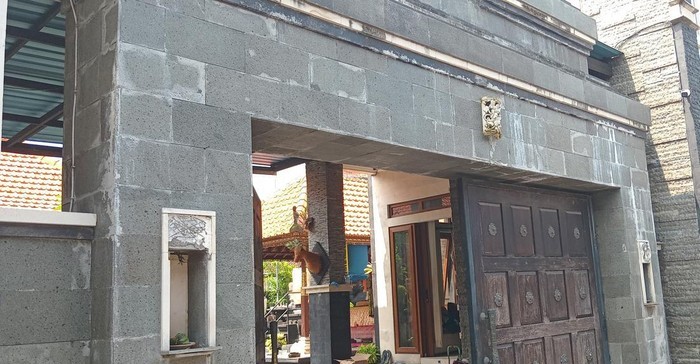 Pasutri di Bali Ditemukan Tewas Berpelukan di Kamar, Ada Luka Tusuk