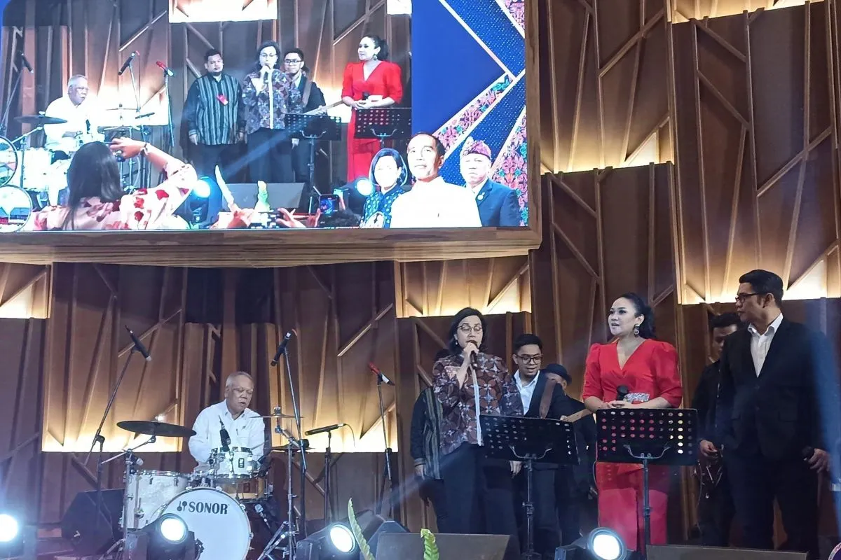 Kala Menteri Basuki ajak Sri Mulyani nyanyikan lagu "Menghitung Hari"