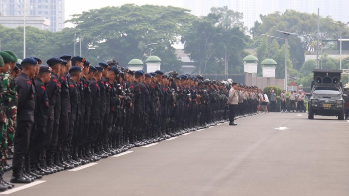 Polres Jakpus : 1.758 Personel Gabungan Kawal Demo di DPR-Patung Kuda
