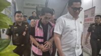 Wakil Ketua DPRD Kabupaten Bekasi , Soleman, ditahan Kejaksaan Wakil Ketua DPRD Kabupaten Bekasi , Soleman, ditahan Kejaksaan