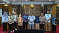65785820549-Plt__Kepala_Biro_Perencanaan_dan_Organisasi_Rahmad_Budiaji_berfoto_bersama_usai_menggelar_Forum_Kons20241024124156 Standar Pelayanan Kunjungan Edukasi dan Museum DPR RI Ditingkatkan
