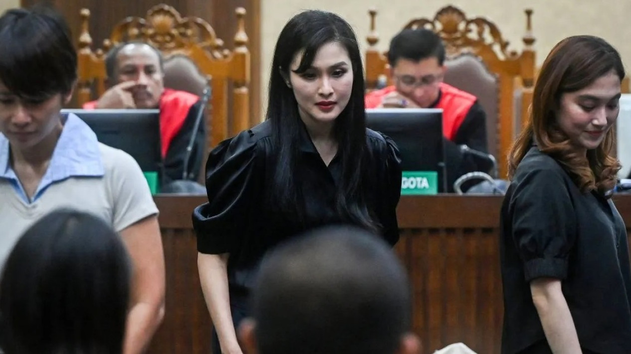 Sandra Dewi dan Kartika Dewi saat jadi saksi di persidangan tipikor